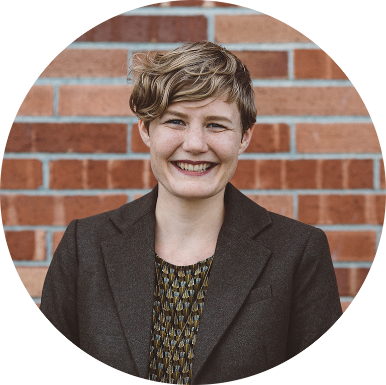 Leslie Roberts headshot